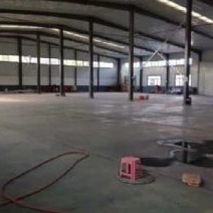 出租藁城西机场路单层厂房2800平，带办公有院子。